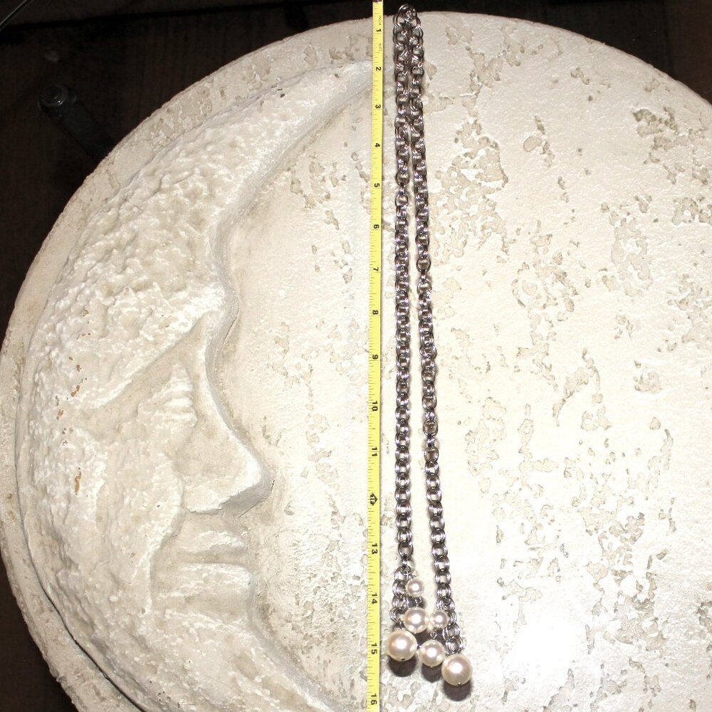 Vintage CHUNKY LARIAT SILVER TONE CHAIN WITH FAUX PEARLS